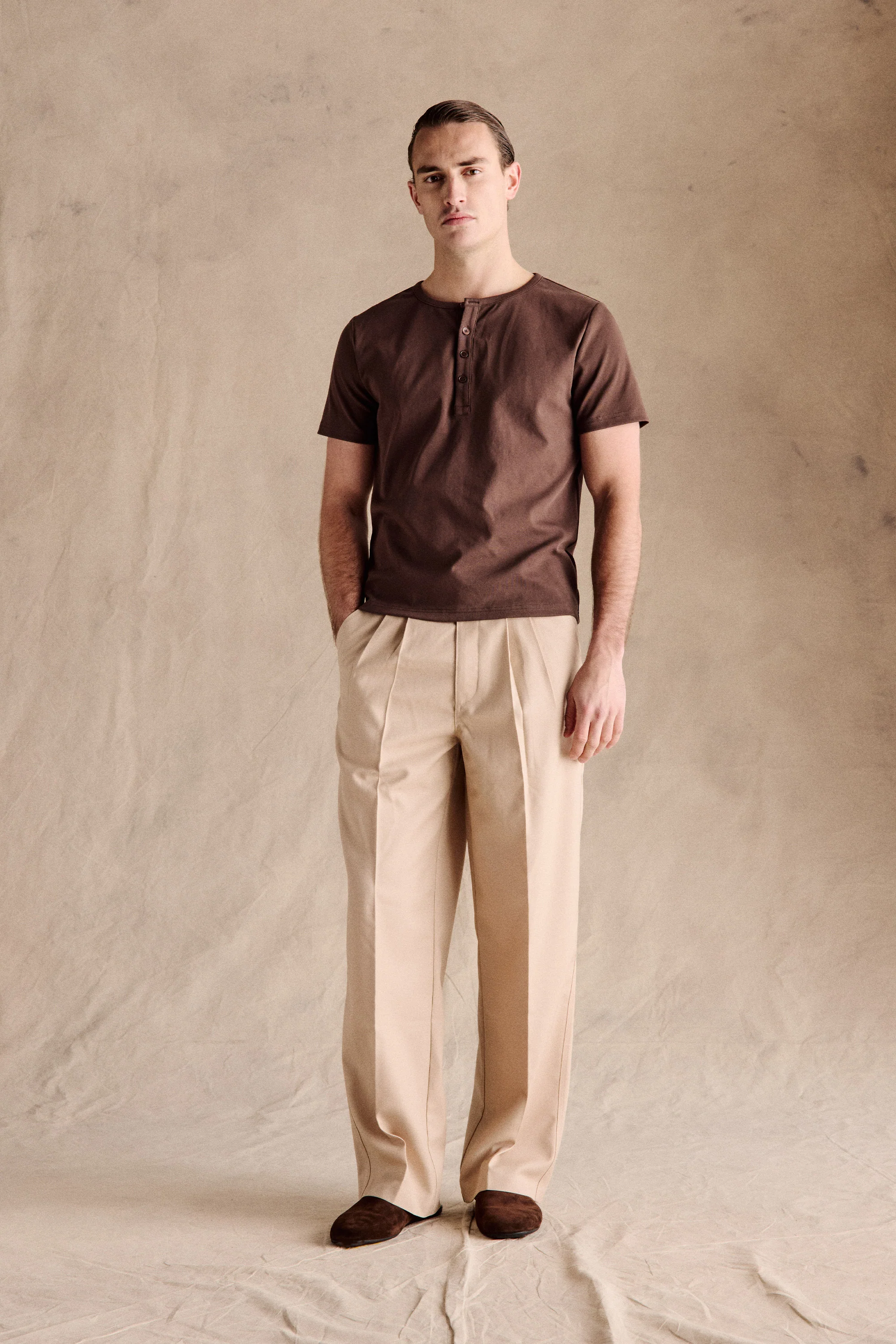Manhattan Pleated Trousers | Beige - Image 4